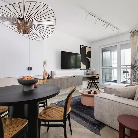 Deluxe Podskale 18 With Parking & Balcony In By Renters Prestige