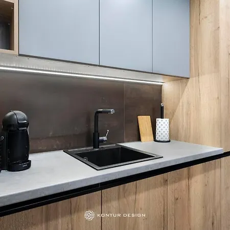 Apartament Of The Kings- Szafir