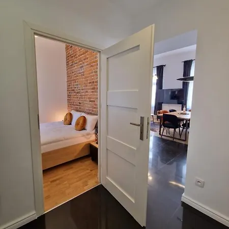 Golden Pearl - Main Square, 100 Sqm, 4 Krakow