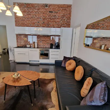 Golden Pearl - Main Square, 100 Sqm, 4 Apartment *