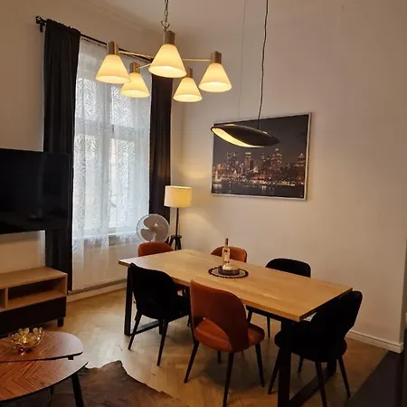 Golden Pearl - Main Square, 100 Sqm, 4 * Krakow
