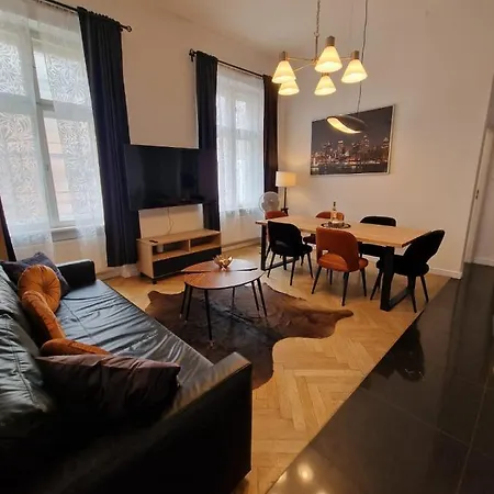 Apartment Golden Pearl - Main Square, 100 Sqm, 4