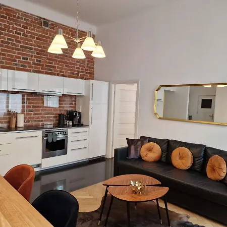 Golden Pearl - Main Square, 100 Sqm, 4 Krakow