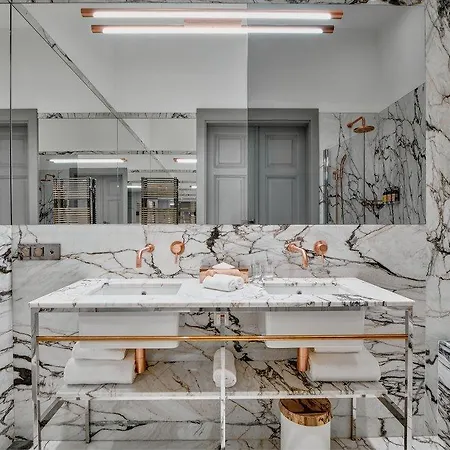 מלון H15 Luxury Palace - Destigo