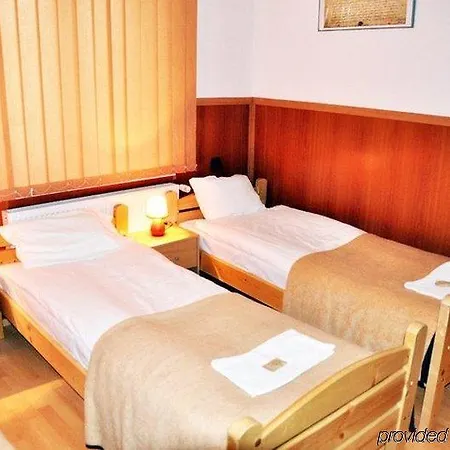 Aparthotel Station 2*