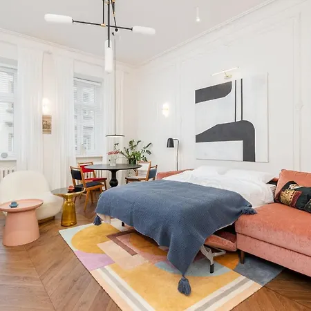 Apartment Estery Colourful Luxury *