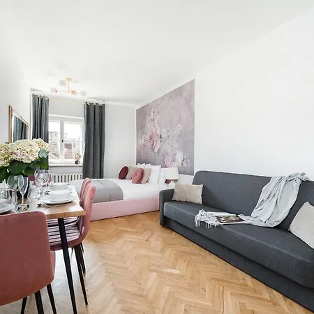 Gallery 7 - 6 Apartment *