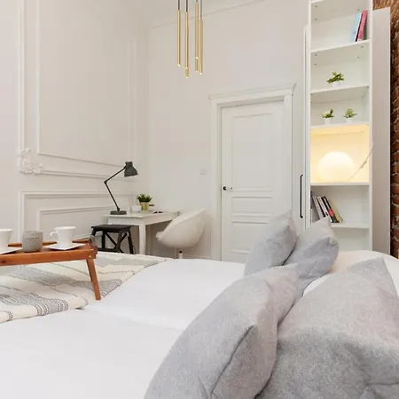 Apartment Strzelecka Old Town Cracow By Renters Prestige