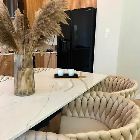 Luxury Leo Garden & Spa *