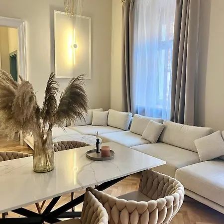 Luxury Leo Garden & Spa Apartment Krakow