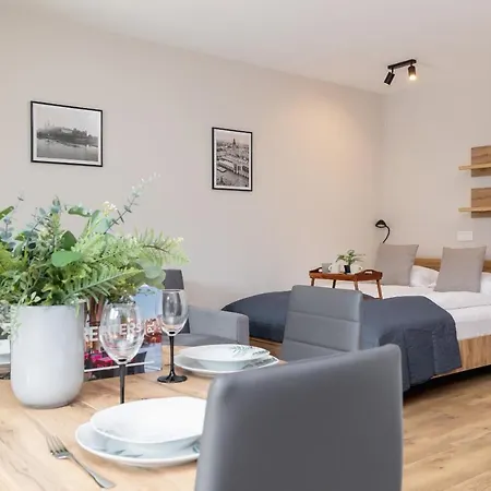 Beautiful Klimeckiego With Balcony By Renters * Krakow