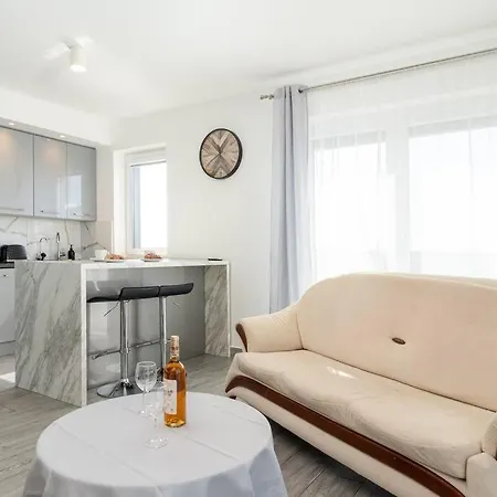 Apartament Maja *