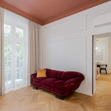 Premium In Parisian Style In The Heart Of Old Krakow