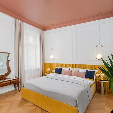 Premium In Parisian Style In The Heart Of Old Apartment