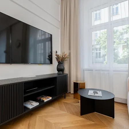 Premium In Parisian Style In The Heart Of Old Apartment *