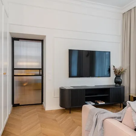 Premium In Parisian Style In The Heart Of Old Apartment