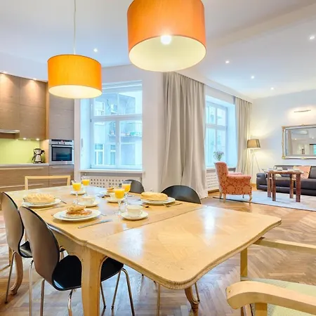 Tyzenhauz Krowoderska Street Apartment *