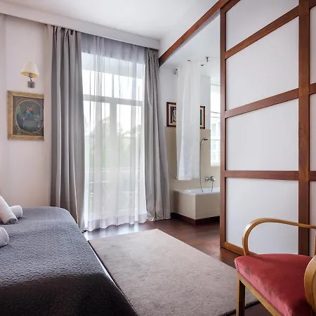 Tyzenhauz Krowoderska Street Apartment *