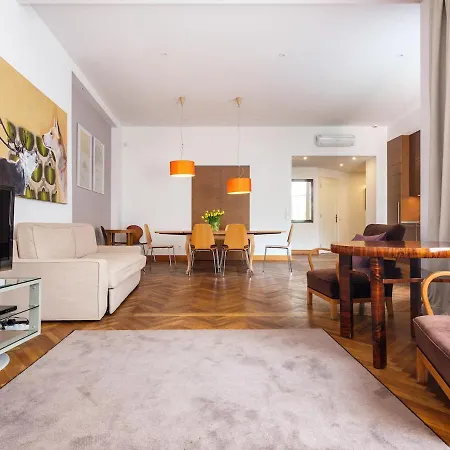 Tyzenhauz Krowoderska Street Appartement