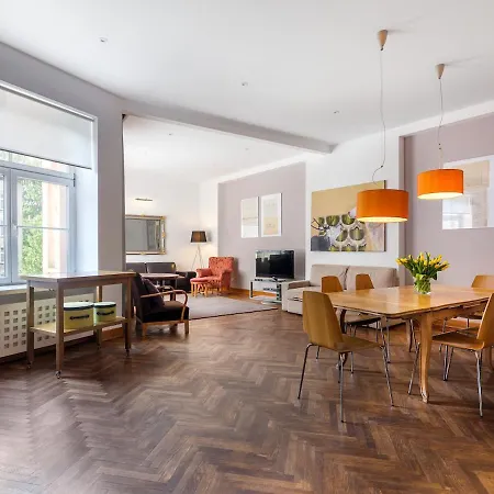 Apartment Tyzenhauz Krowoderska Street Krakow