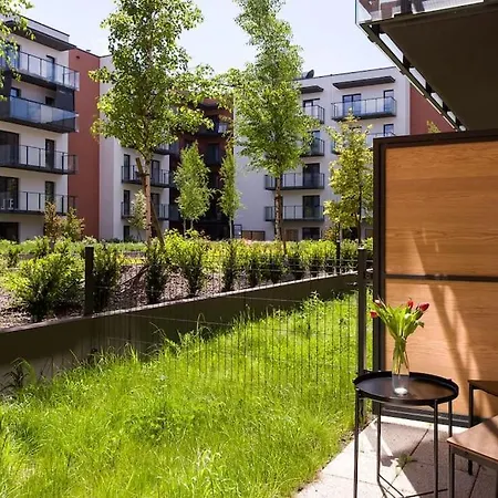 High Standard Garden Oasis Apartment Krakow