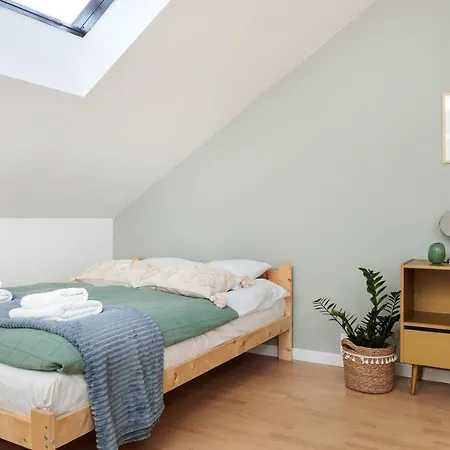 Pastel Grove - By Upstairs Apartment