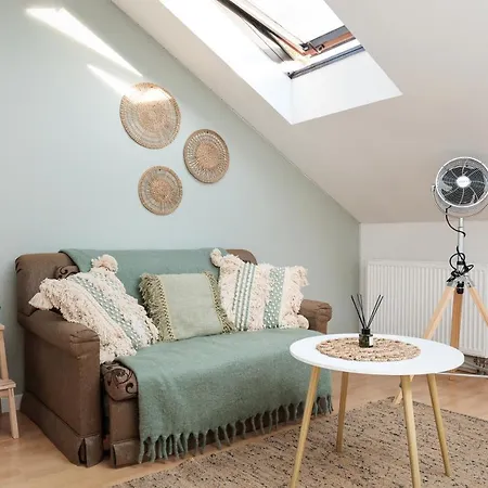 Pastel Grove - By Upstairs Apartament *