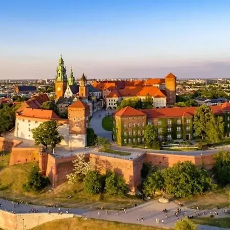 Homestay szállás 8 Min To Castel & Main Square