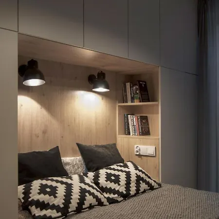 Charming With Garden, Only 1 Km To Wawel Castle By Renters Apartment