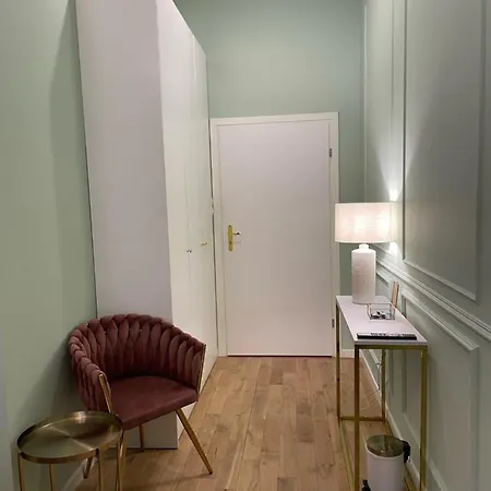 Bracka Main Square Apartment *