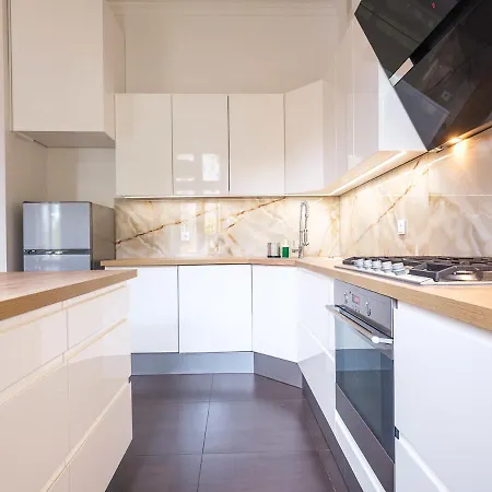 Apartment By Tyzenhauz Krakow