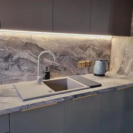 Jacuzzi Apartment