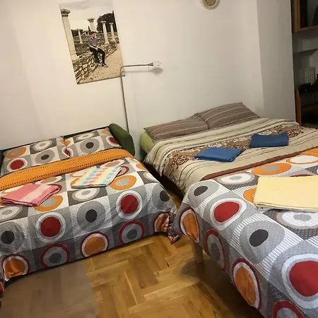 Sunny Apartment. 5 Minutes Walk From Main Sqare. Apartment *