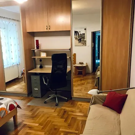 Apartment Sunny Apartment. 5 Minutes Walk From Main Sqare. *
