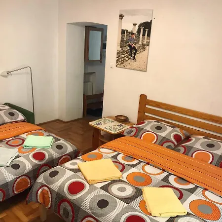 Sunny Apartment. 5 Minutes Walk From Main Sqare. Apartment *