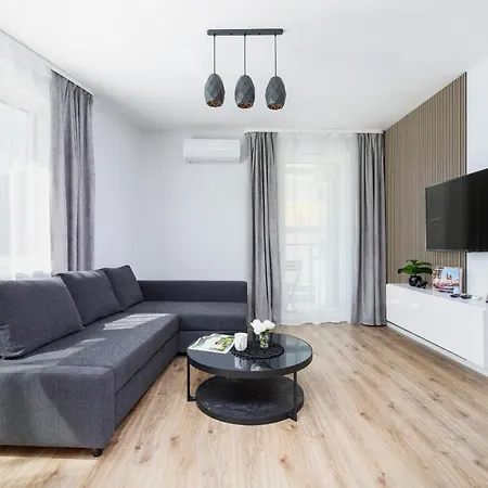 Апартаменты Cracow Bronowicka With Parking By Renters
