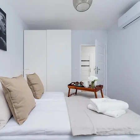 Апартаменты Cracow Bronowicka With Parking By Renters