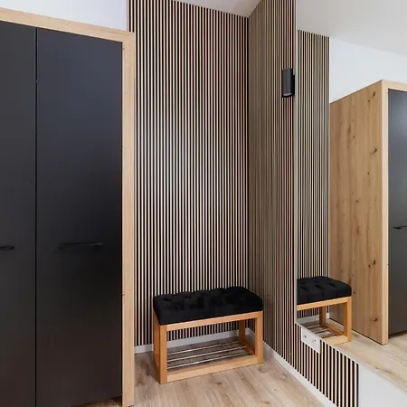 Cracow Bronowicka With Parking By Renters Апартаменты Краков