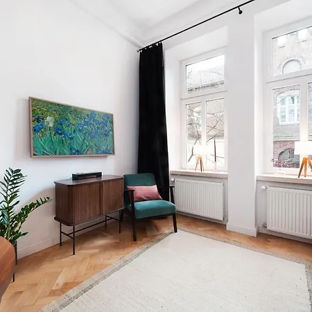 Flora Design Old Town- Free Parking Apartment