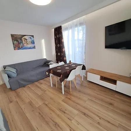 Apartment Orawska 14 *