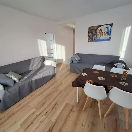 Apartment Orawska 14 *