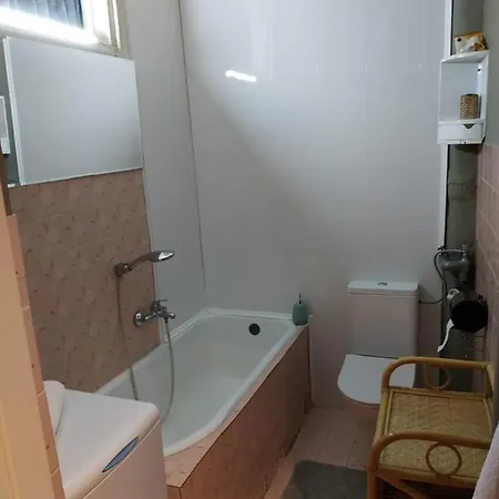 Feidum Quarters Flat Apartment