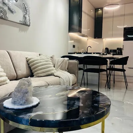 Crystal Luxury With Free Parking In Cracow For 4 Guests Apartment *