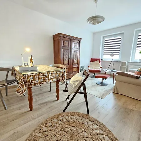 Lägenhet Schicke 2-zimmer-wohnung Im Vintage-look *