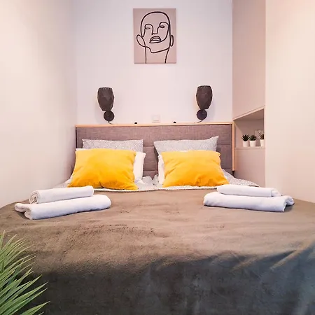 Cozy For Couples - Cracow Heart Apartment *