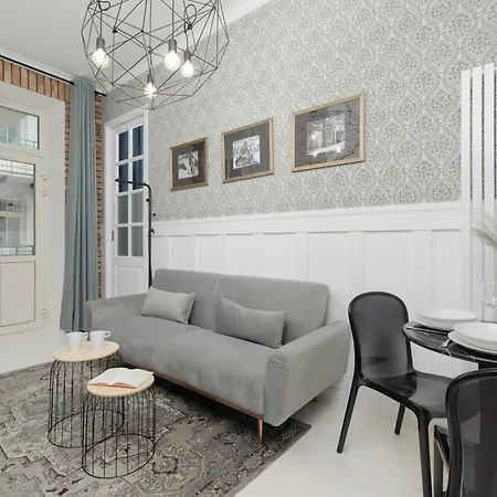 Dietla One Bedroom With Air Conditioning & Balcony By Renters *