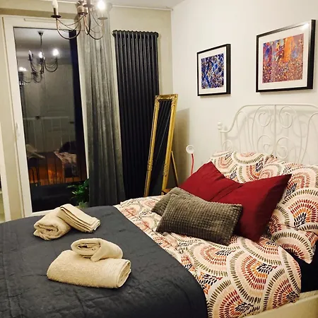 Apartment Royal Oak - 3bd 2ba With Parking And River View Krakow