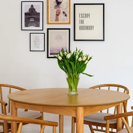 Apartment Modern W. Parking By Tyzenhauz *