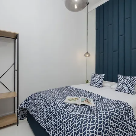 Appartamento Dietla One Bedroom With Air Conditioning & Balcony By Renters