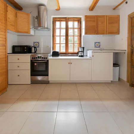 Apartment House With Garden Krolowej Jadwigi Street *